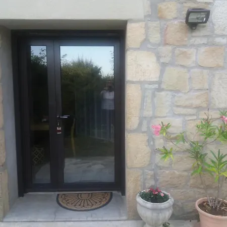 Studio Et Jardin D'ailhon Ailhon